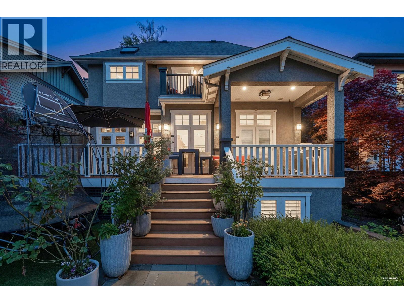 2540 W 45th Avenue, Vancouver, British Columbia  V6N 3L1 - Photo 2 - R3121046