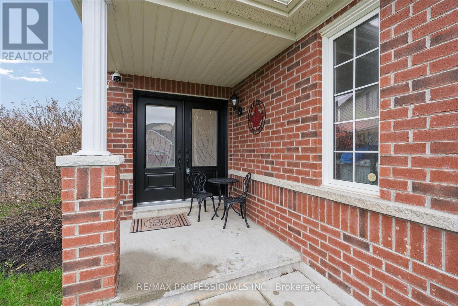 1649 Northfield Avenue, Oshawa, Ontario  L1K 0K8 - Photo 3 - E13099138