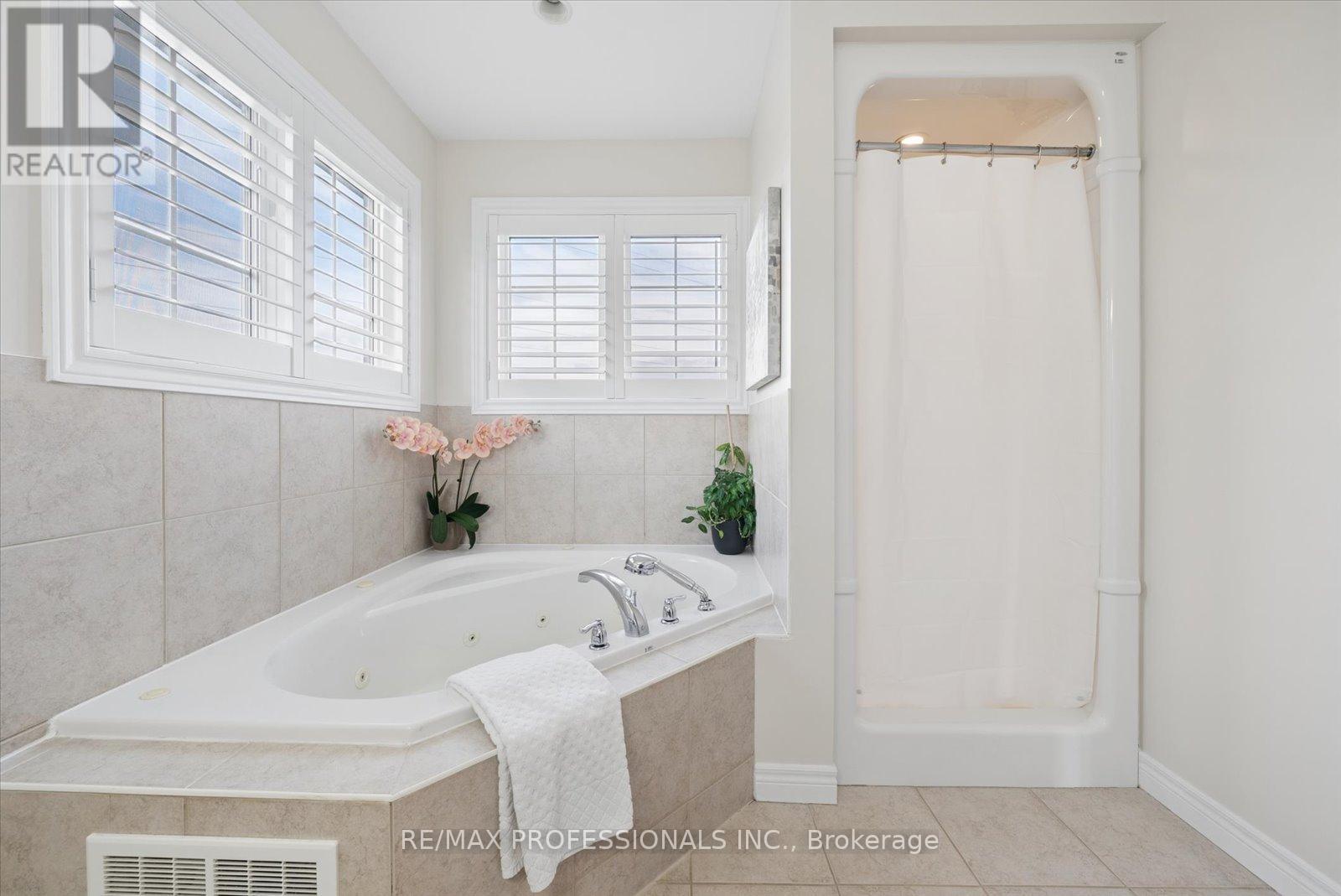 1649 Northfield Avenue, Oshawa, Ontario  L1K 0K8 - Photo 23 - E13099138