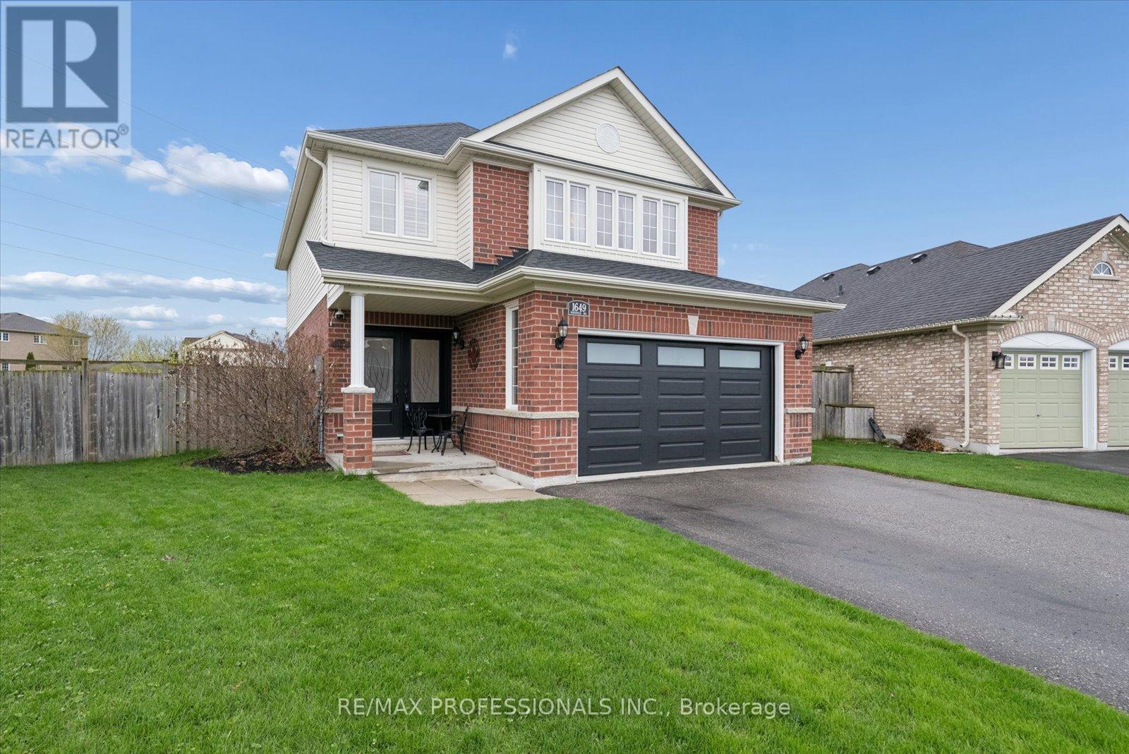 1649 Northfield Avenue, Oshawa, Ontario  L1K 0K8 - Photo 2 - E13099138
