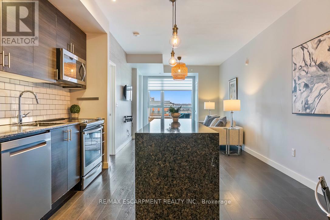303 - 150 Sabina Drive, Oakville, Ontario  L6H 0W3 - Photo 11 - W13099442