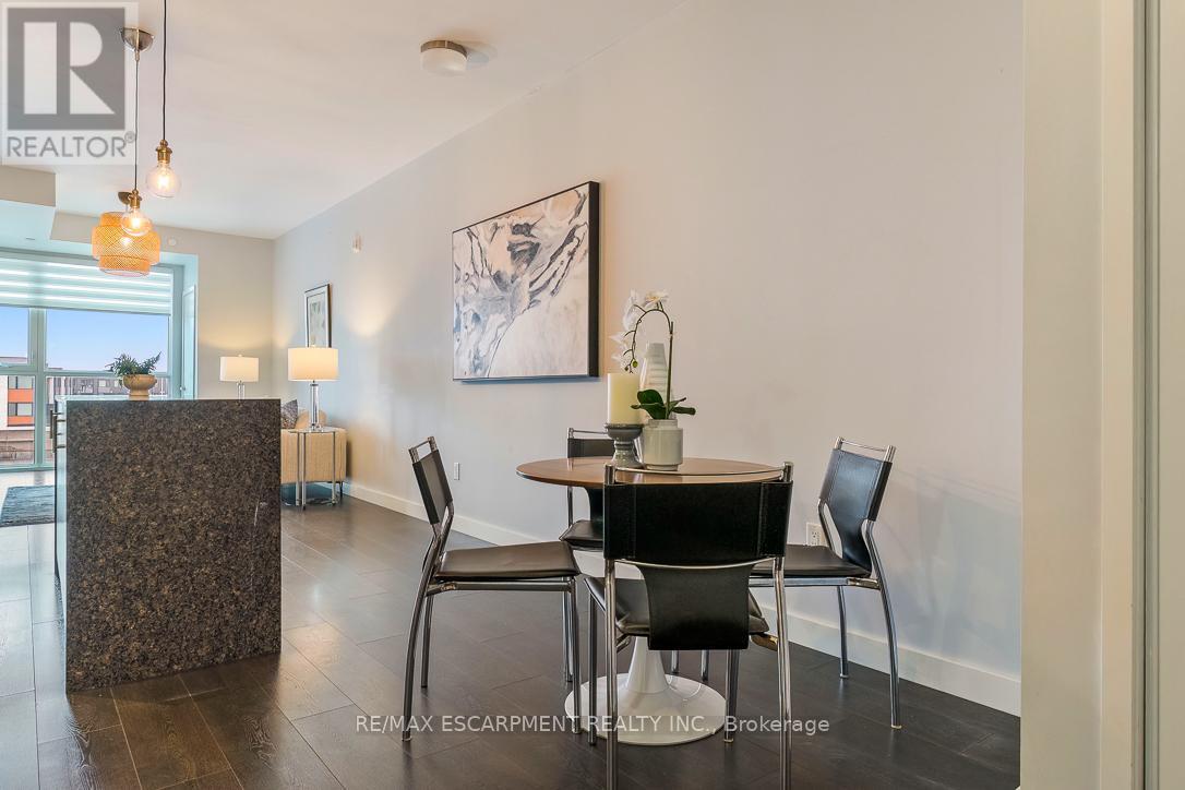 303 - 150 Sabina Drive, Oakville, Ontario  L6H 0W3 - Photo 10 - W13099442