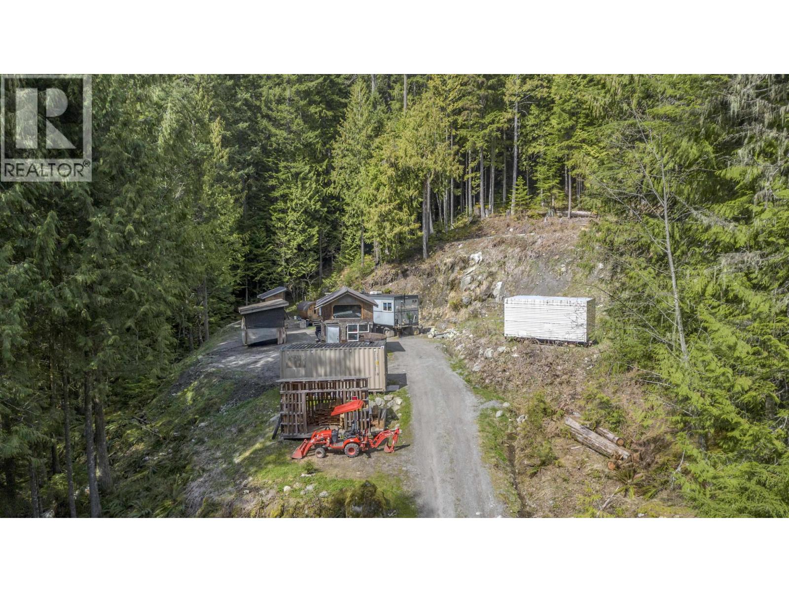 6061 Garibaldi Park Road, Squamish, British Columbia  V0N 1T0 - Photo 1 - R3121064