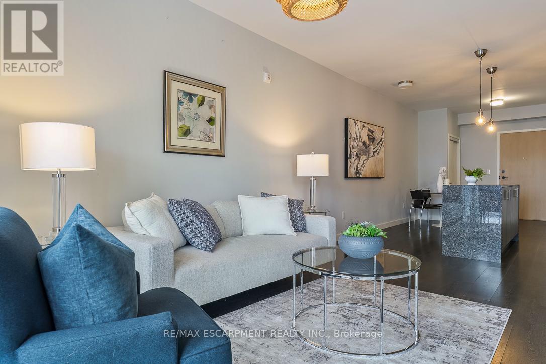 303 - 150 Sabina Drive, Oakville, Ontario  L6H 0W3 - Photo 18 - W13099442