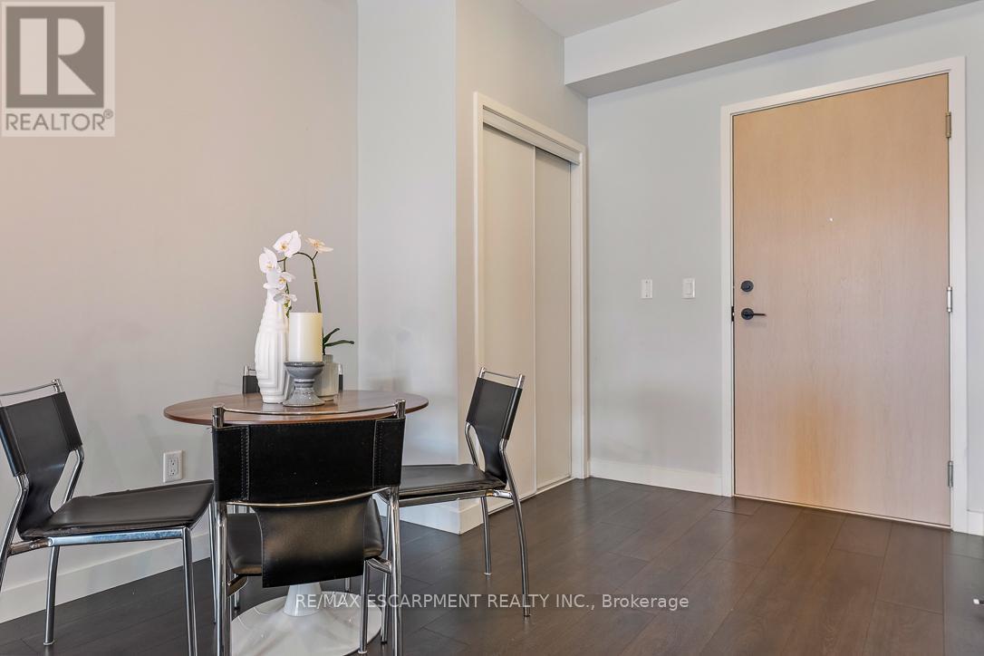 303 - 150 Sabina Drive, Oakville, Ontario  L6H 0W3 - Photo 8 - W13099442