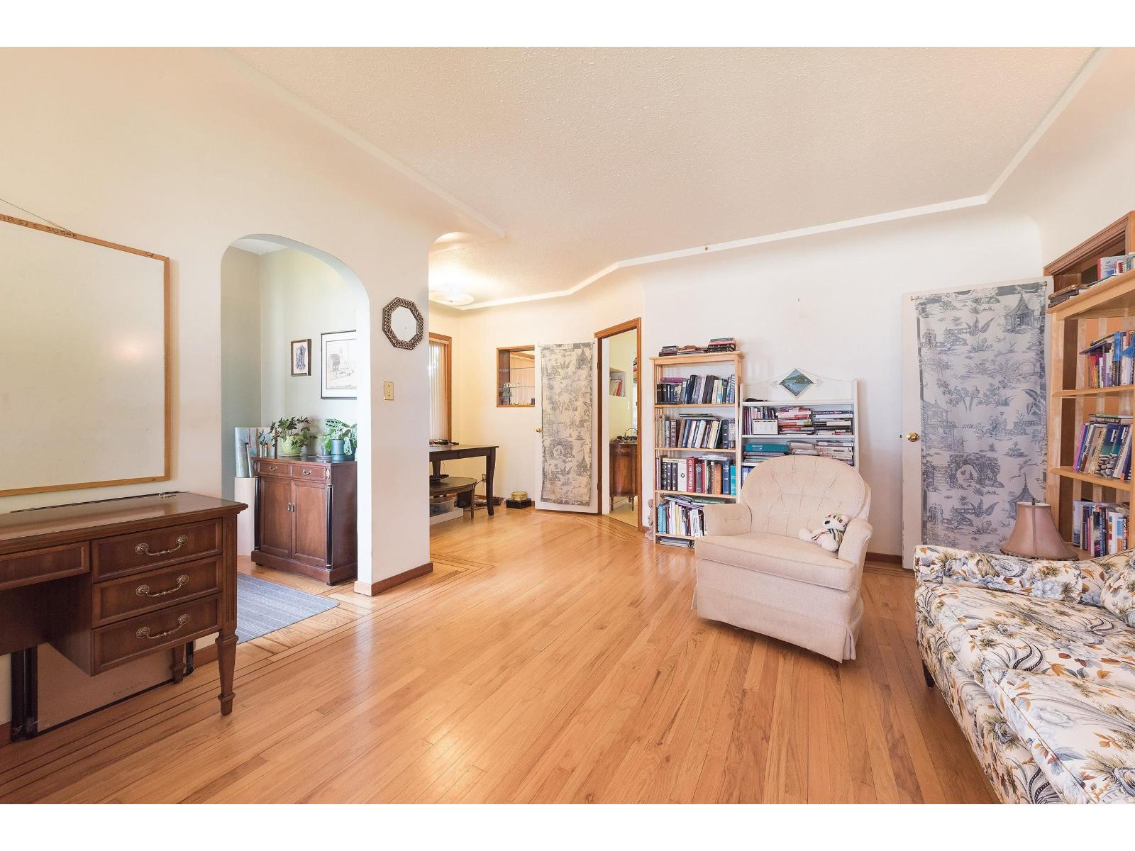 9747 Sidney Street, Chilliwack Proper West, Chilliwack, British Columbia  V2P 4G5 - Photo 6 - R3121009