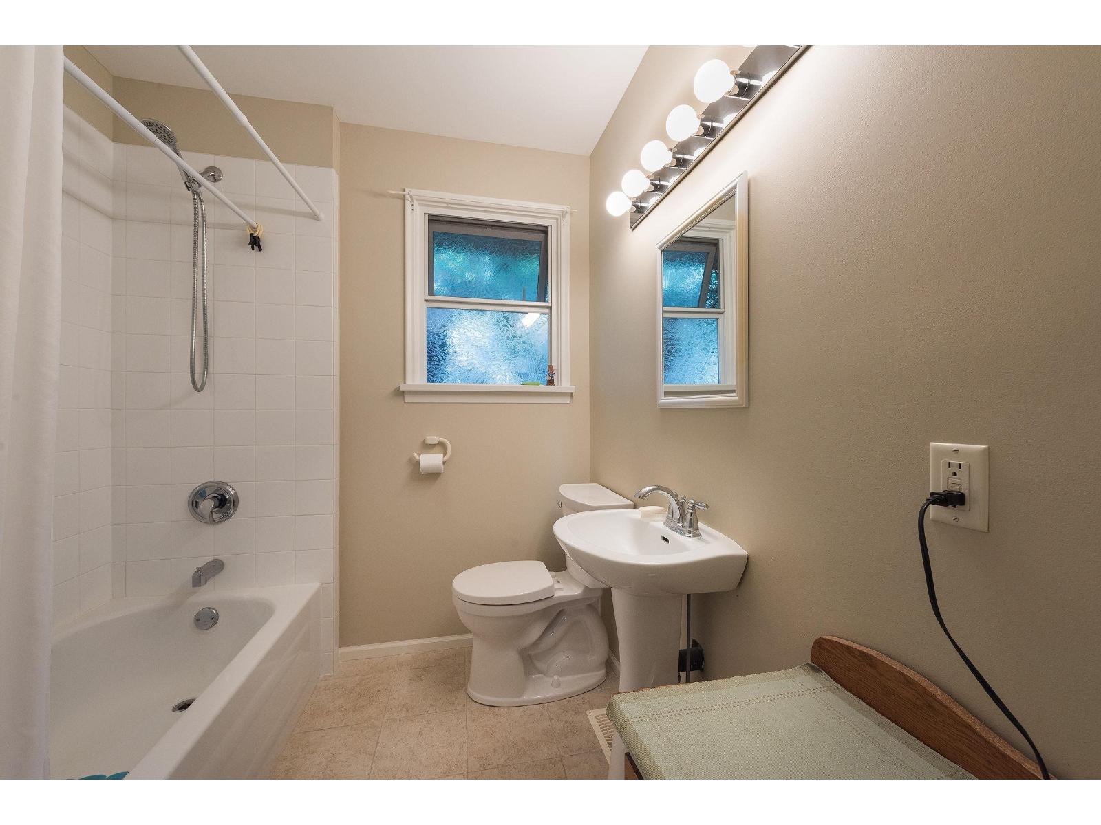 9747 Sidney Street, Chilliwack Proper West, Chilliwack, British Columbia  V2P 4G5 - Photo 13 - R3121009