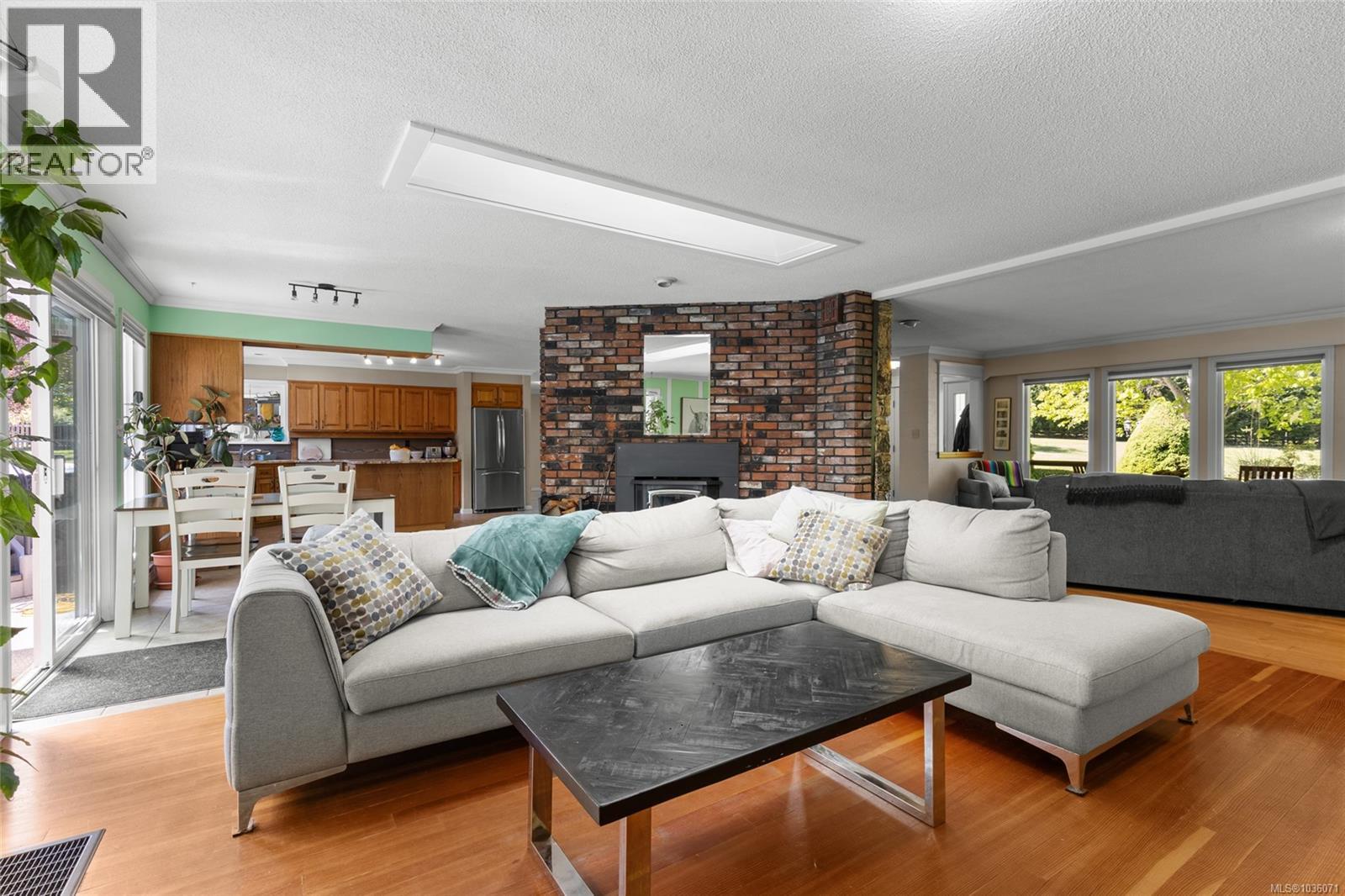 1176 Shawnigan-Mill Bay Rd, Mill Bay, British Columbia  V0R 2P2 - Photo 11 - 1036071