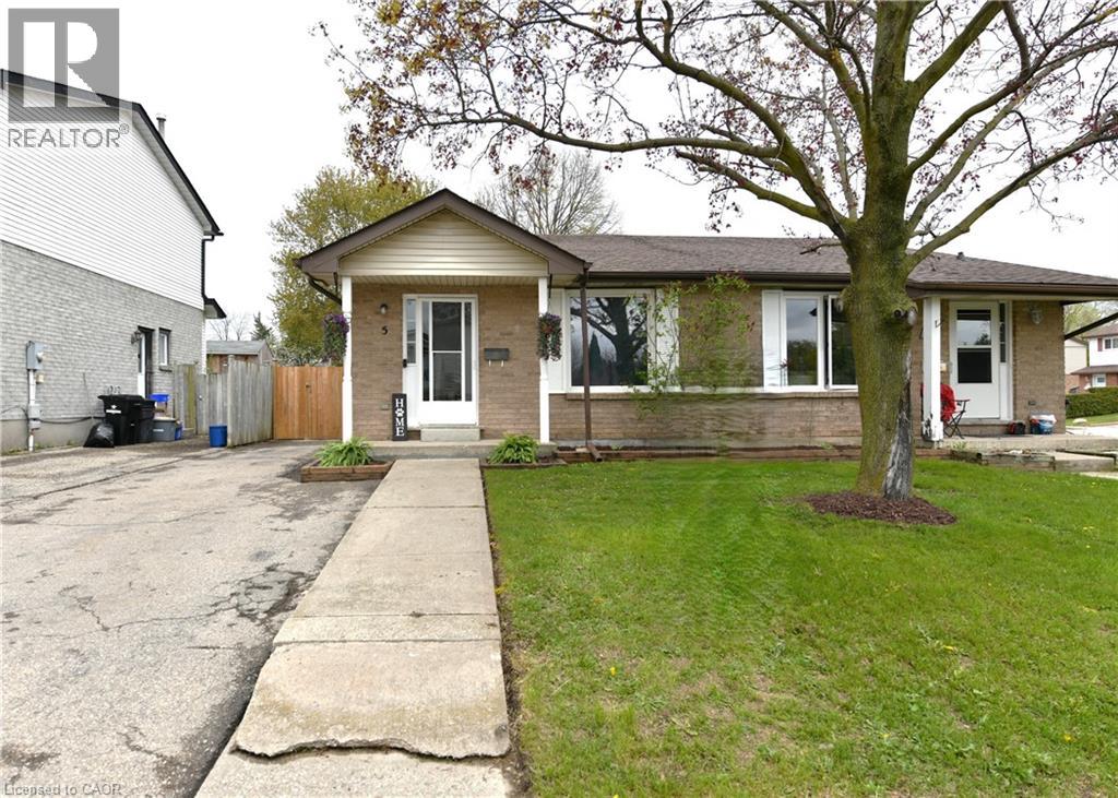5 HARMONY Court, Cambridge, Ontario