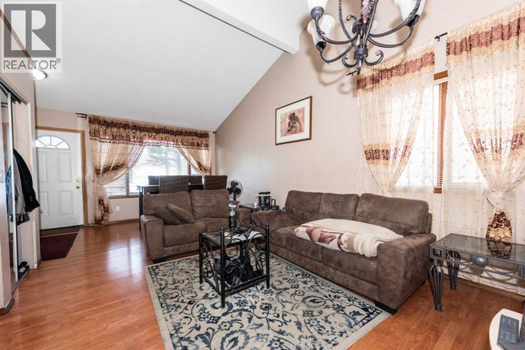 27 Ventura Way Ne, Calgary, Alberta  T2E 8E7 - Photo 8 - A2308432