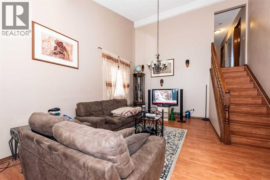 27 Ventura Way Ne, Calgary, Alberta  T2E 8E7 - Photo 5 - A2308432
