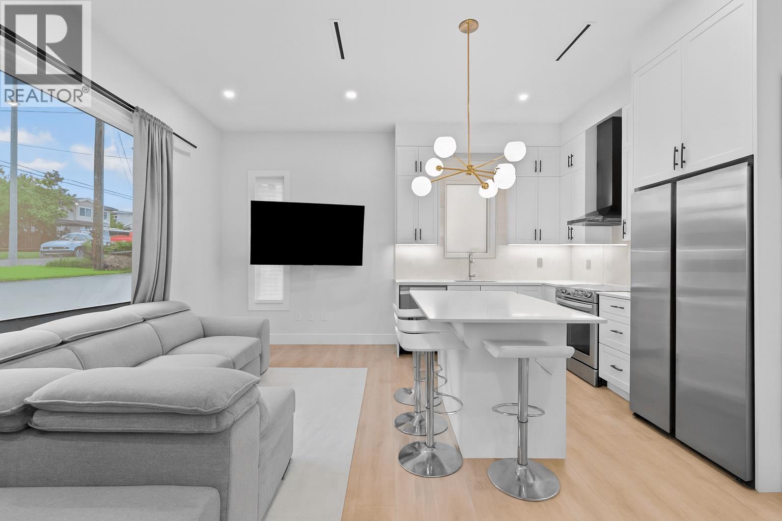 5499 MANOR STREET, Burnaby, British Columbia