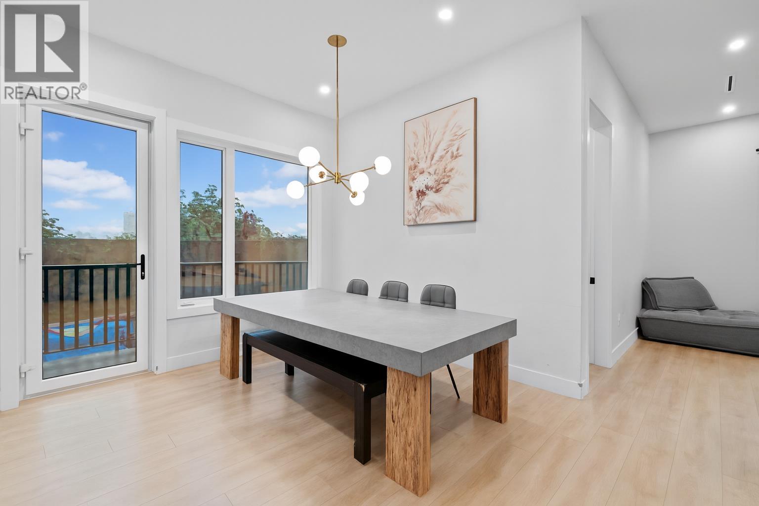5499 Manor Street, Burnaby, British Columbia  V5G 1B6 - Photo 5 - R3121060