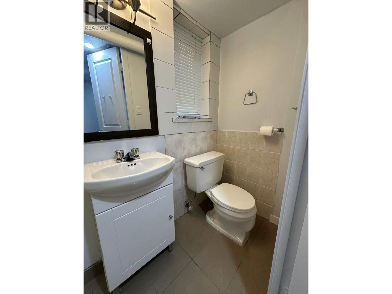 47xx Little Street, Vancouver, British Columbia  V5X 2C6 - Photo 2 - R3121087