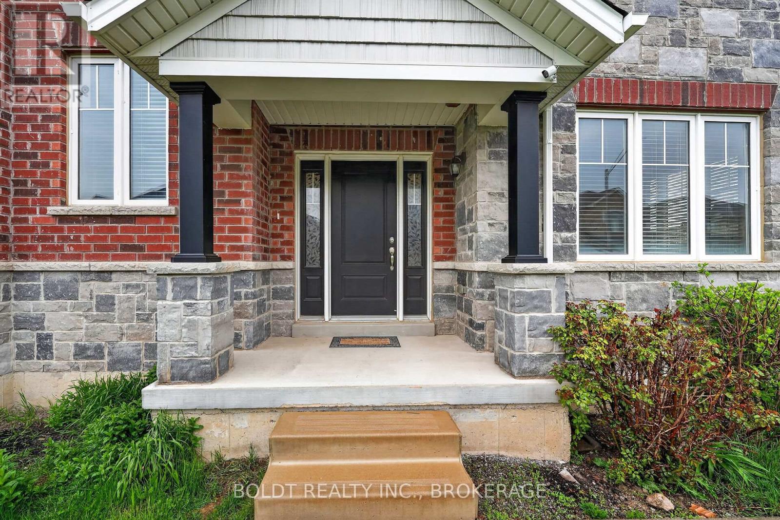 103 Homestead Way, Thorold, Ontario  L2V 0J8 - Photo 4 - X13093928