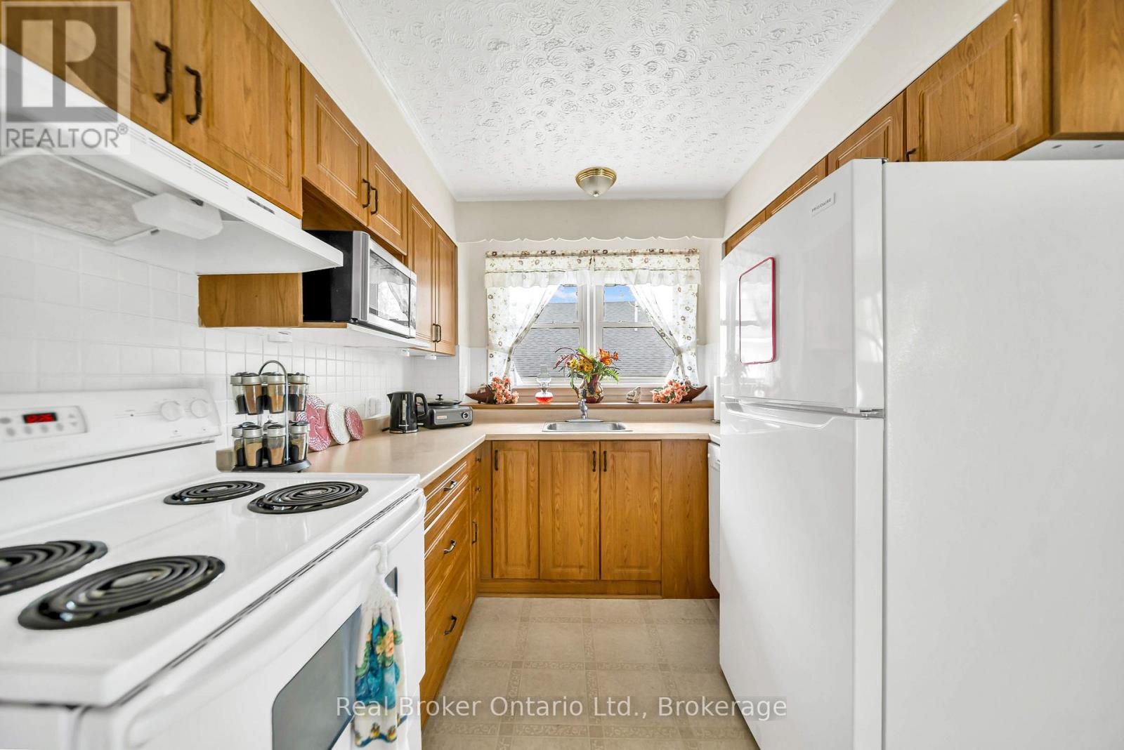144 Byron Avenue, Kitchener, Ontario  N2C 1Z8 - Photo 13 - X13099628