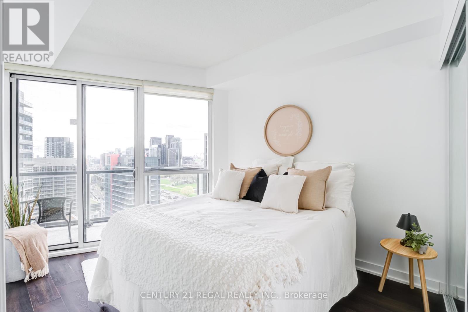 2013 - 20 Bruyeres Mews, Toronto, Ontario  M5V 0G8 - Photo 15 - C13099618