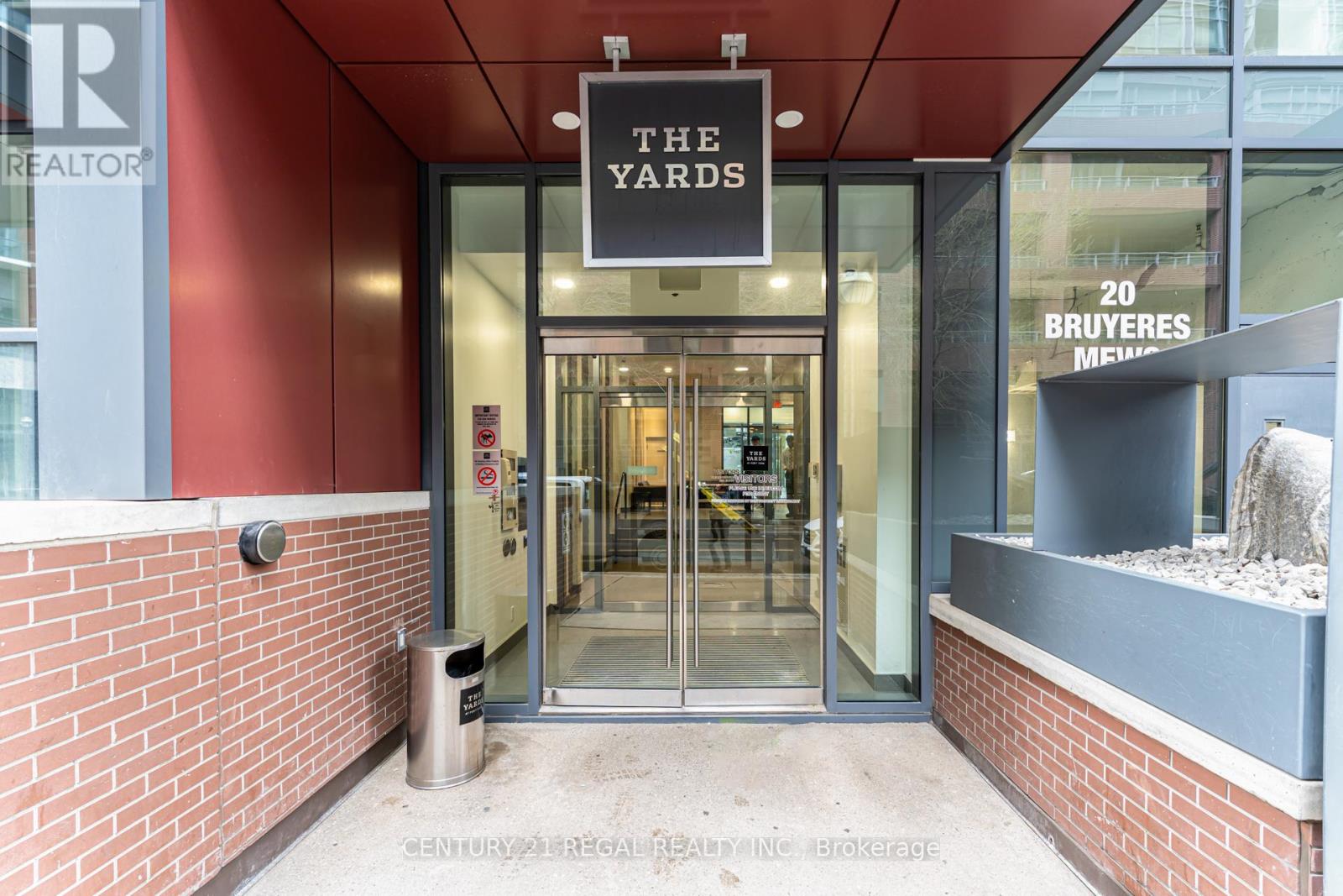 2013 - 20 Bruyeres Mews, Toronto, Ontario  M5V 0G8 - Photo 2 - C13099618