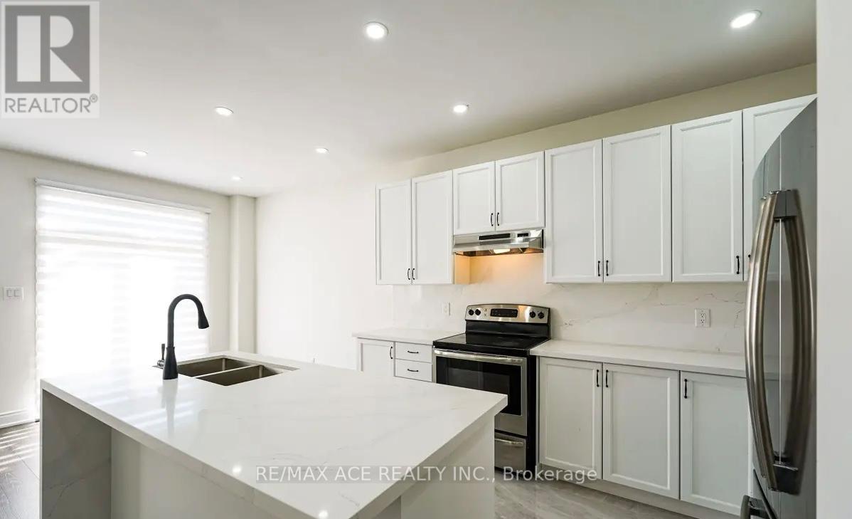203 Raleigh Avenue, Toronto, Ontario  M1K 1A5 - Photo 11 - E13099590