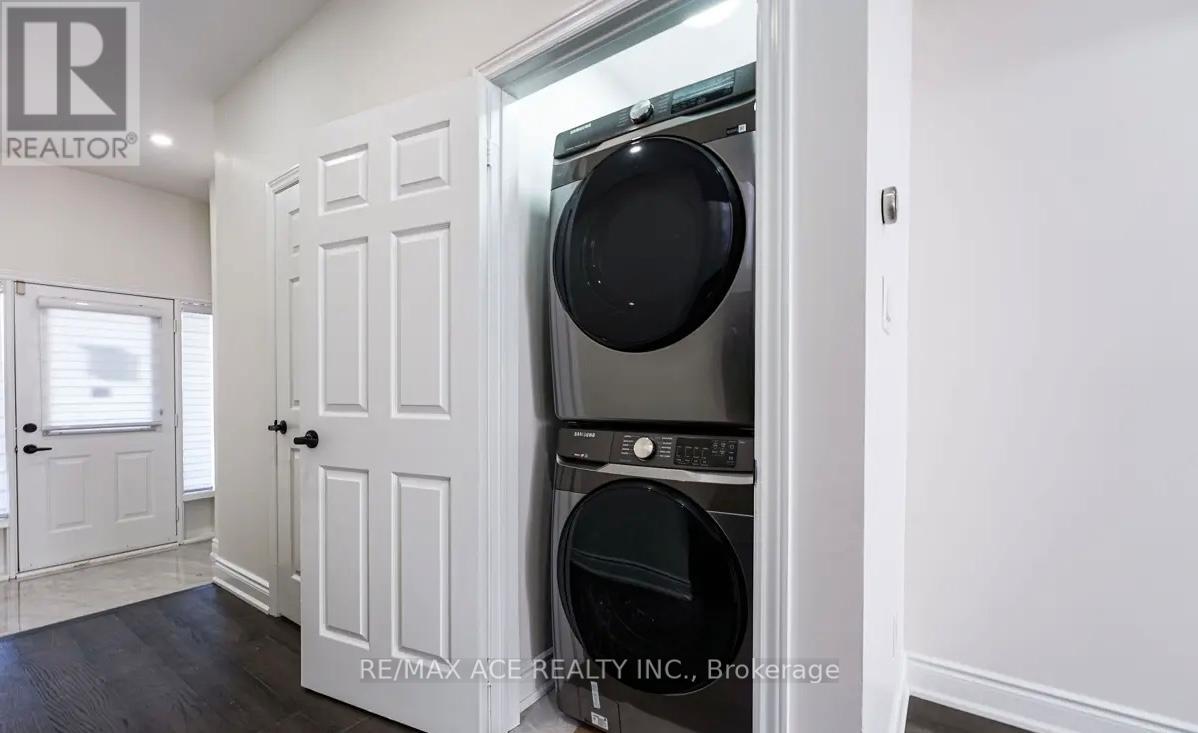 203 Raleigh Avenue, Toronto, Ontario  M1K 1A5 - Photo 12 - E13099590