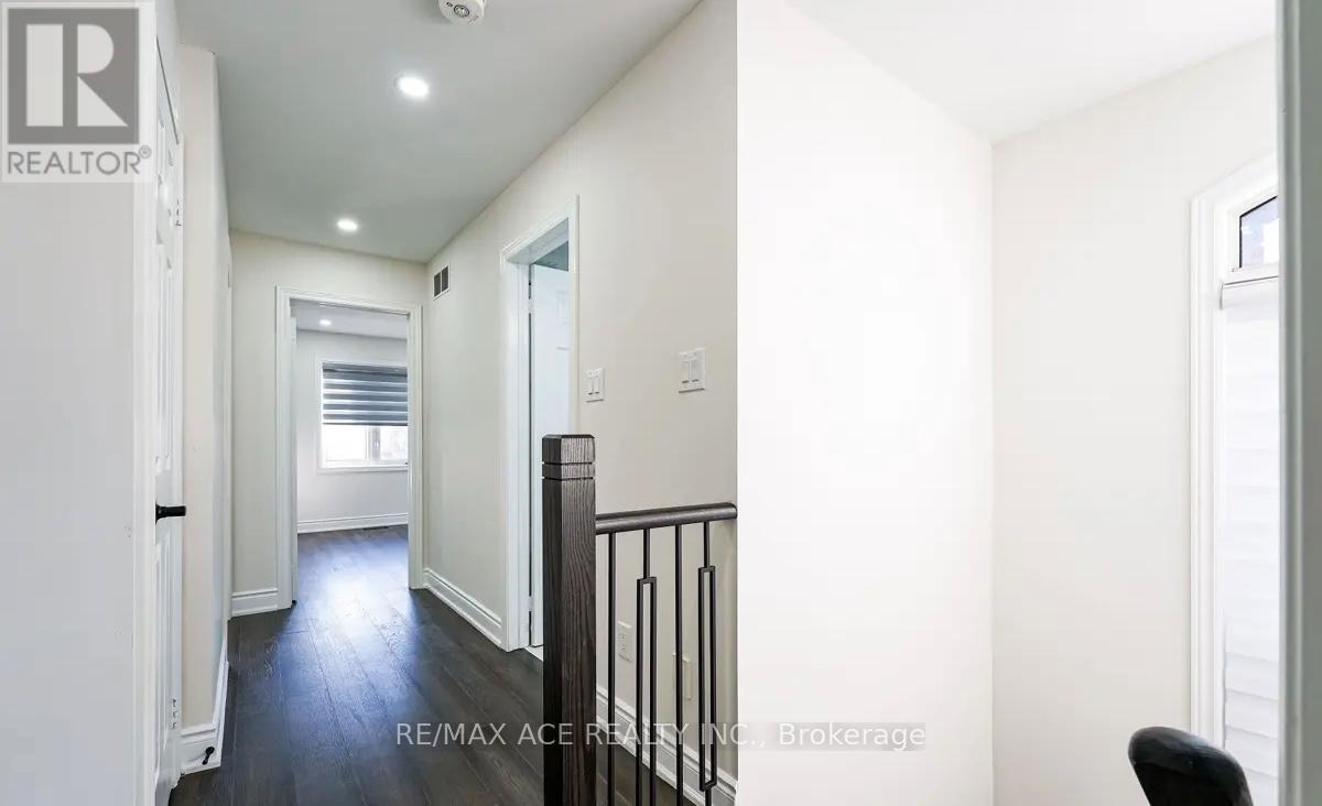 203 Raleigh Avenue, Toronto, Ontario  M1K 1A5 - Photo 13 - E13099590