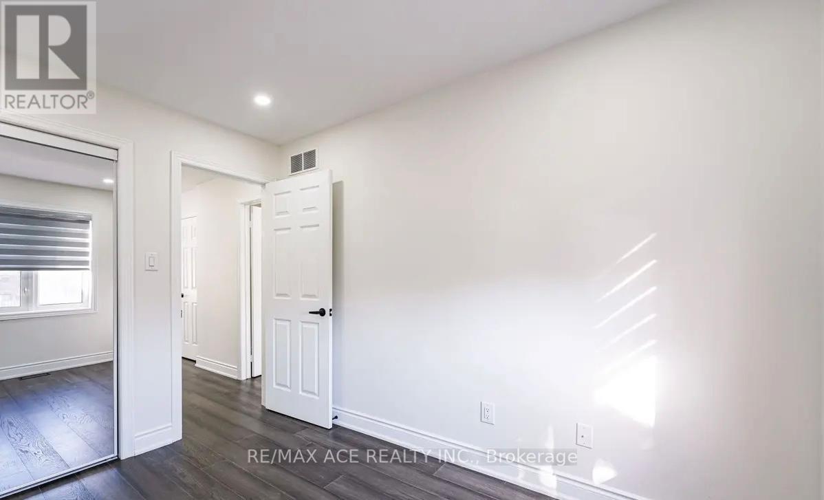 203 Raleigh Avenue, Toronto, Ontario  M1K 1A5 - Photo 14 - E13099590