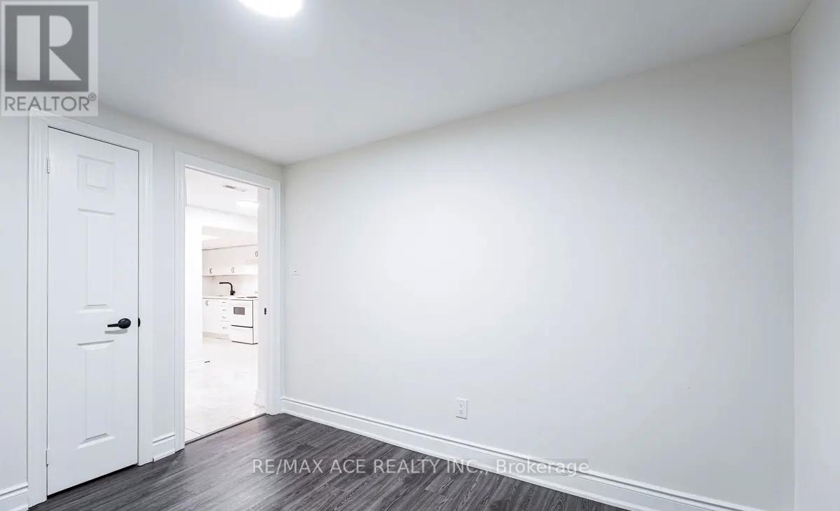 203 Raleigh Avenue, Toronto, Ontario  M1K 1A5 - Photo 23 - E13099590