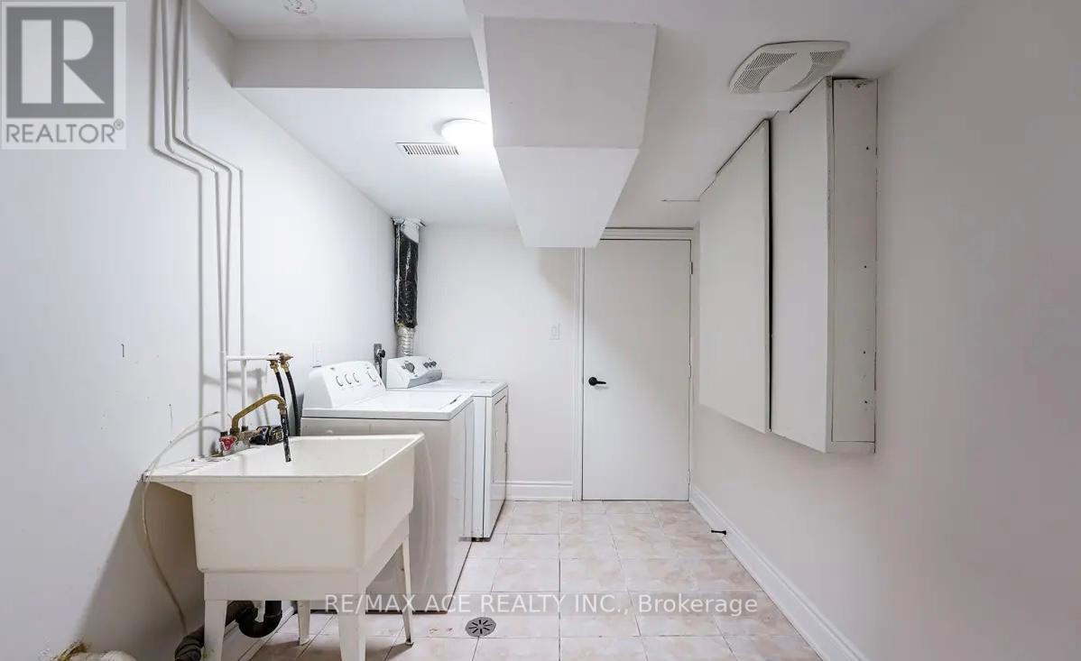 203 Raleigh Avenue, Toronto, Ontario  M1K 1A5 - Photo 24 - E13099590