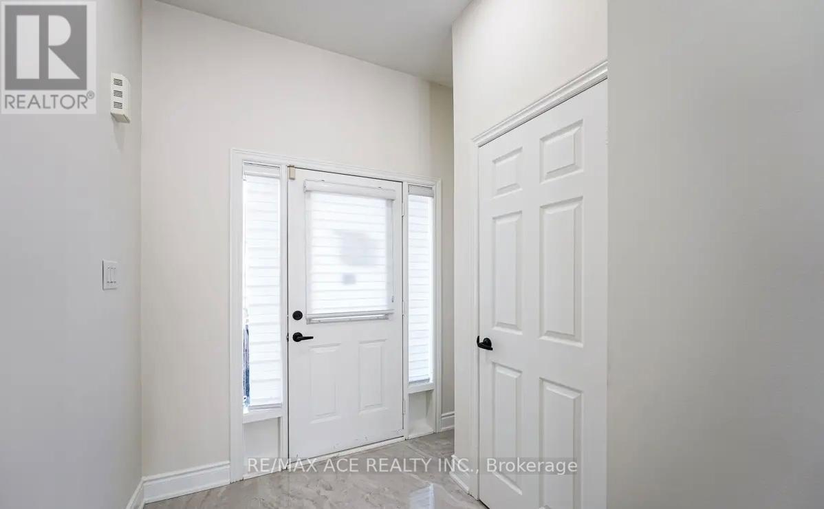 203 Raleigh Avenue, Toronto, Ontario  M1K 1A5 - Photo 7 - E13099590