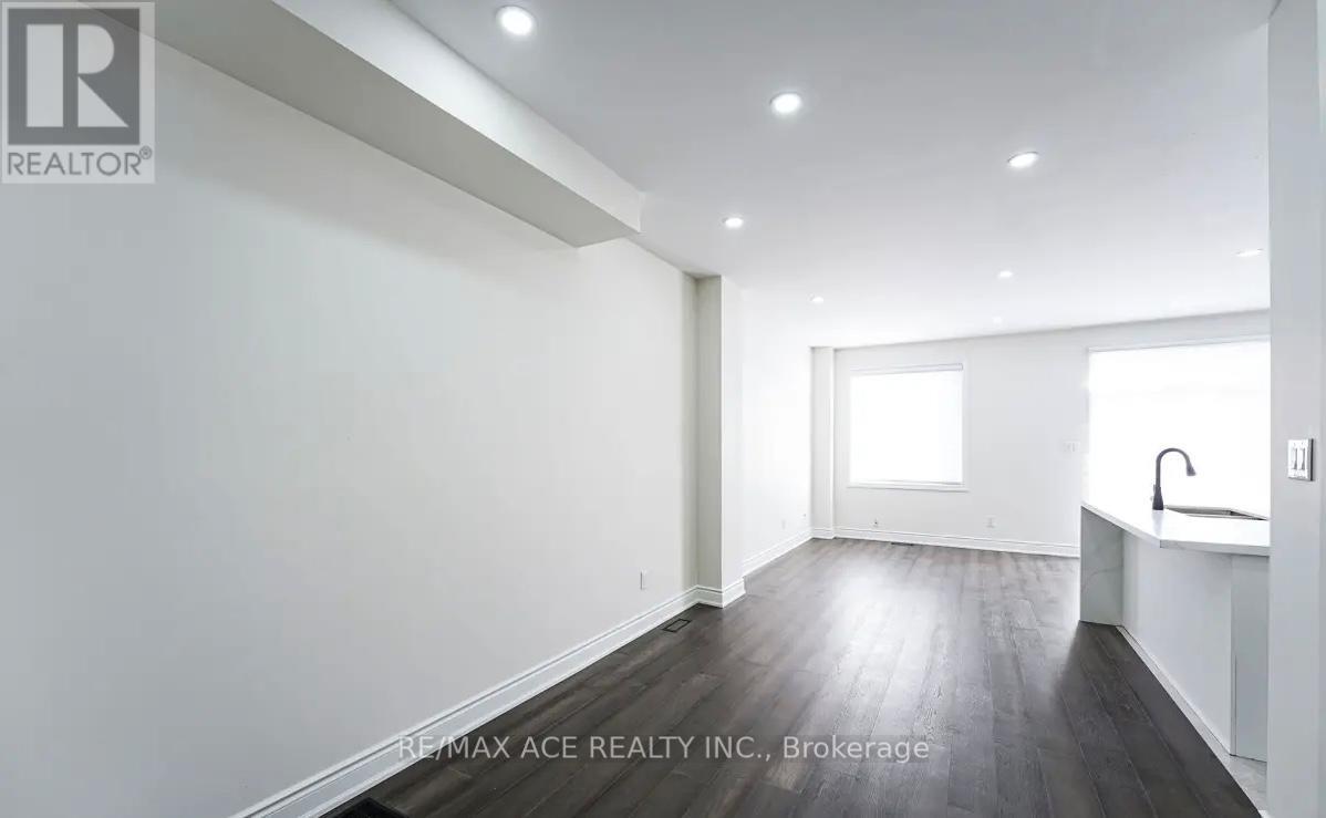 203 Raleigh Avenue, Toronto, Ontario  M1K 1A5 - Photo 8 - E13099590