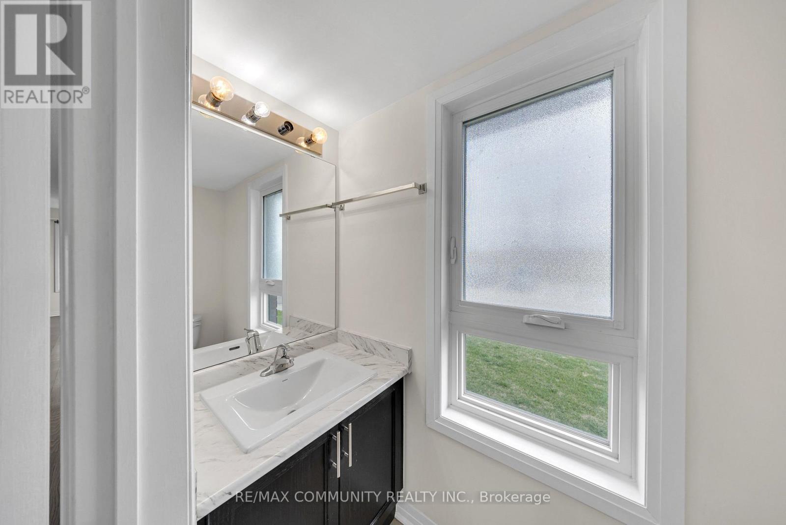 101 Sailors Landing, Clarington, Ontario  L1C 7G4 - Photo 4 - E13099598