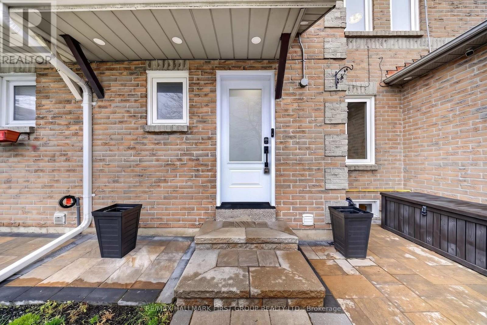 166 Wright Crescent, Ajax, Ontario  L1S 6X4 - Photo 4 - E13099610