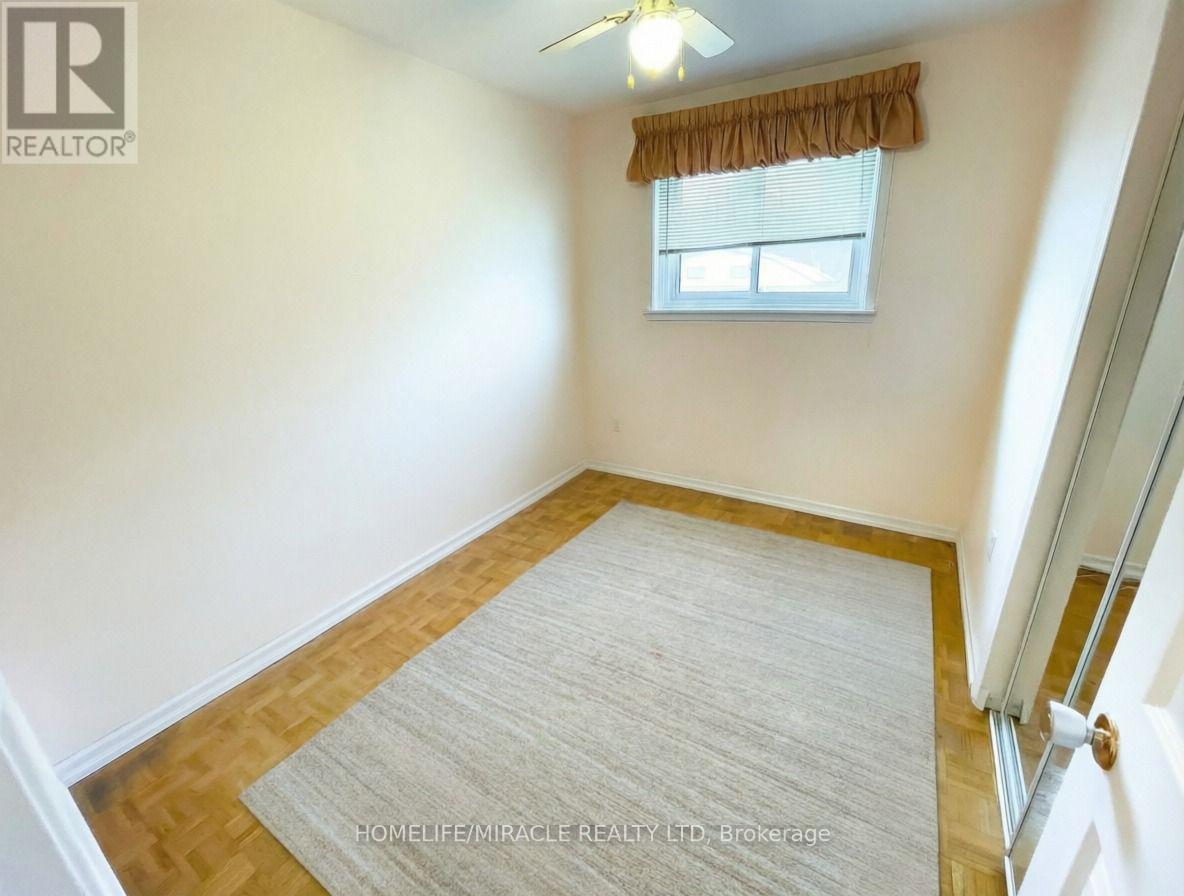 20 Hatchet Place, Toronto, Ontario  M1B 1C7 - Photo 5 - E13099616