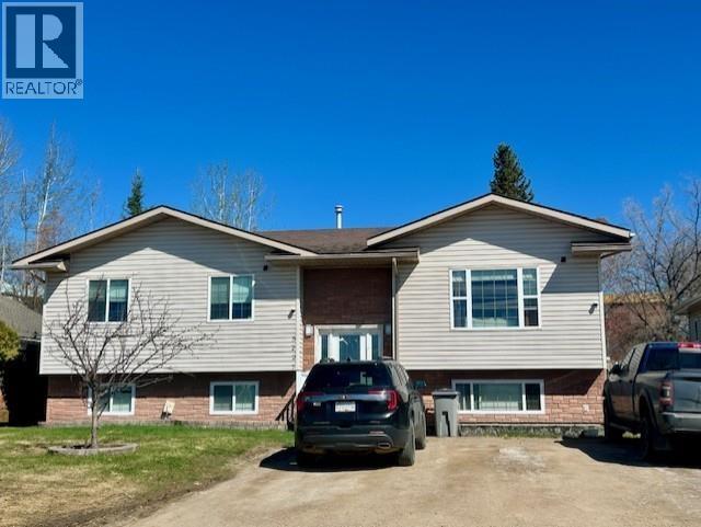5227 Hallmark Crescent, Fort Nelson, British Columbia  V0C 1R0 - Photo 1 - R3100376