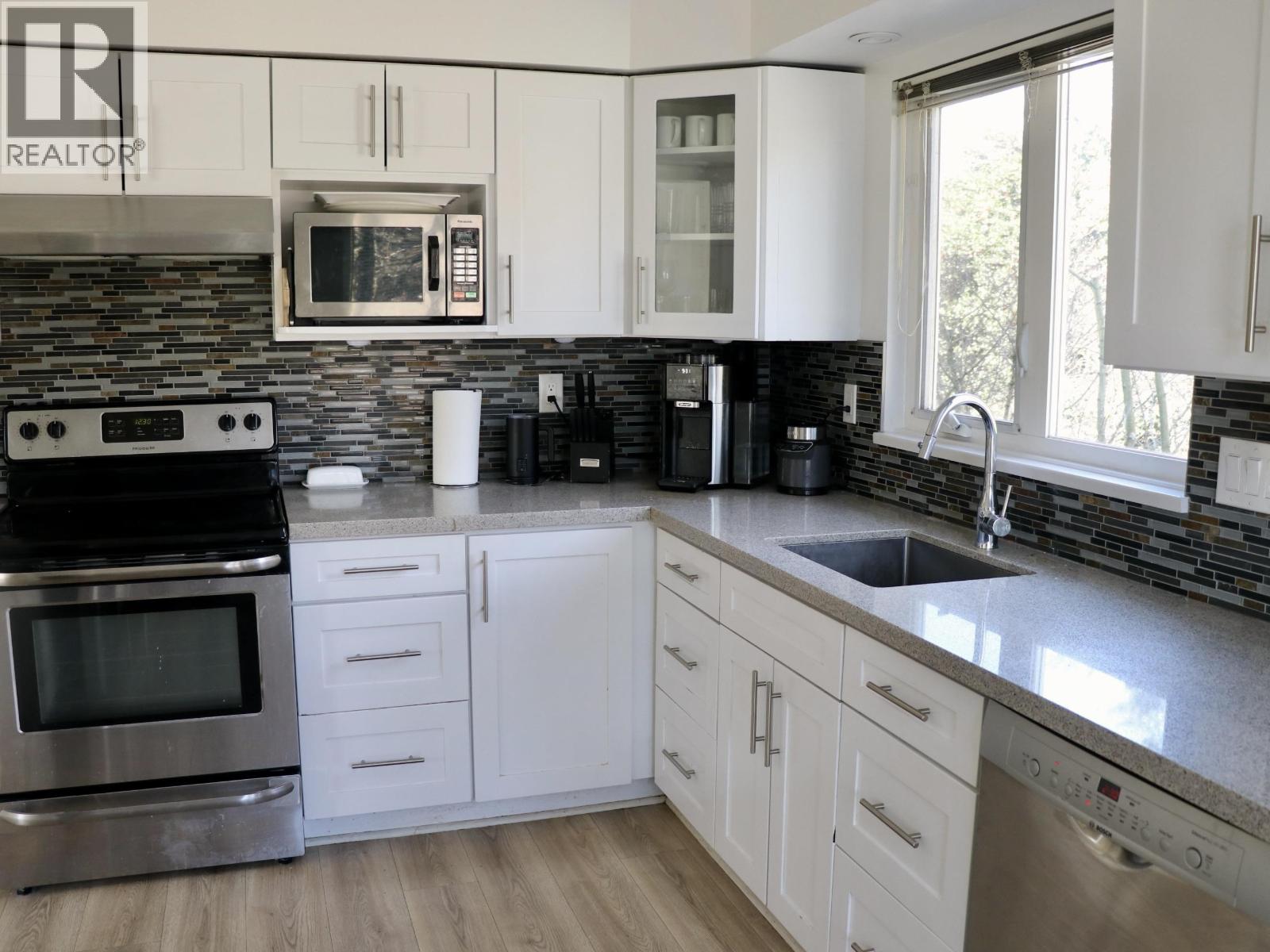 403 106 W Kings Road, North Vancouver, British Columbia  V7N 2L8 - Photo 8 - R3093622