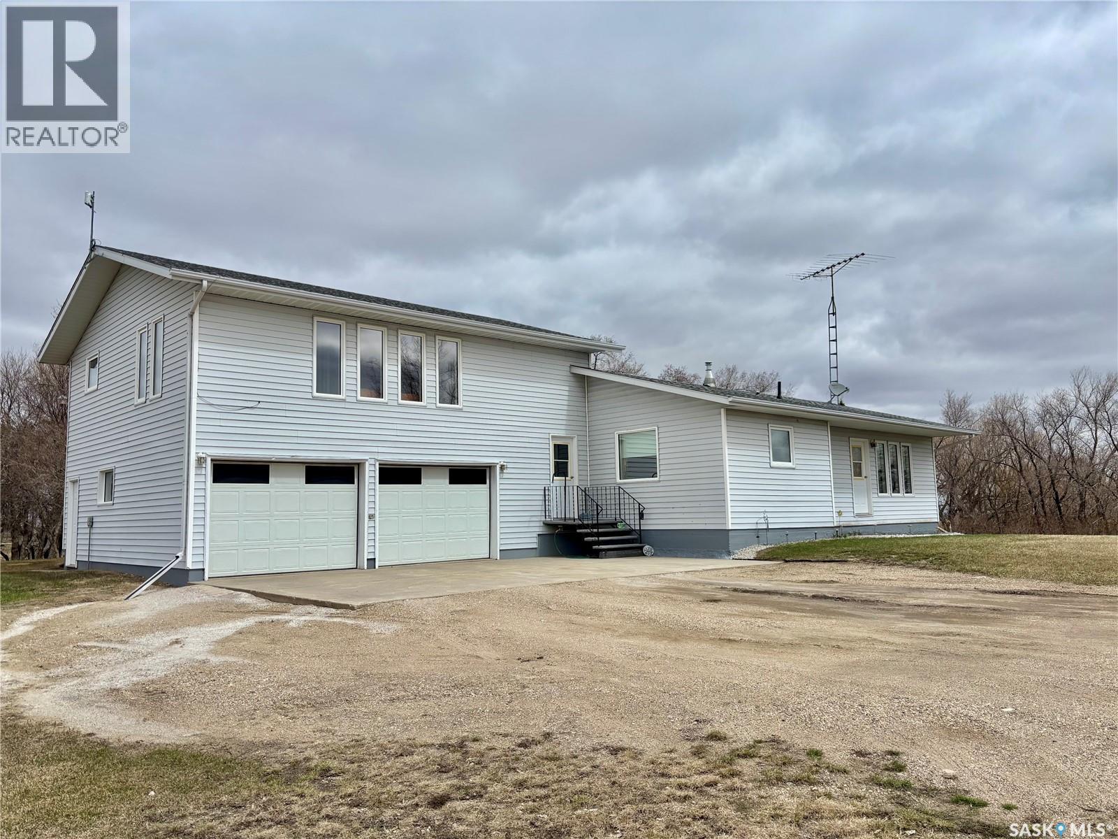 Wirth Acreage, Mcleod Rm No. 185, Saskatchewan  S0A 2T0 - Photo 2 - SK035317