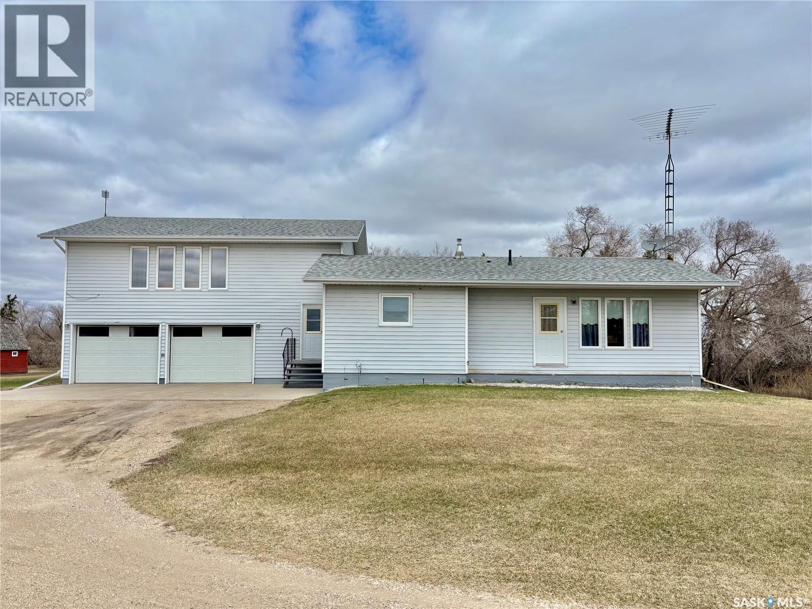 Wirth Acreage, Mcleod Rm No. 185, Saskatchewan  S0A 2T0 - Photo 4 - SK035317