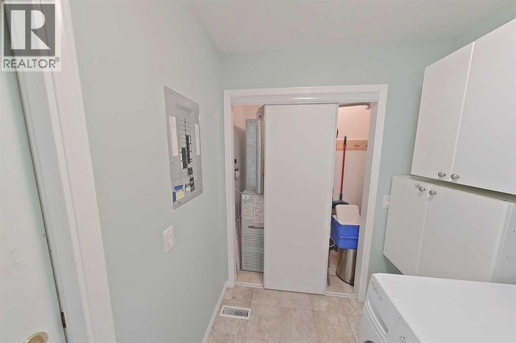 218 Centre Avenue NW, Airdrie, Alberta  T4B 2M6 - Photo 24 - A2305162