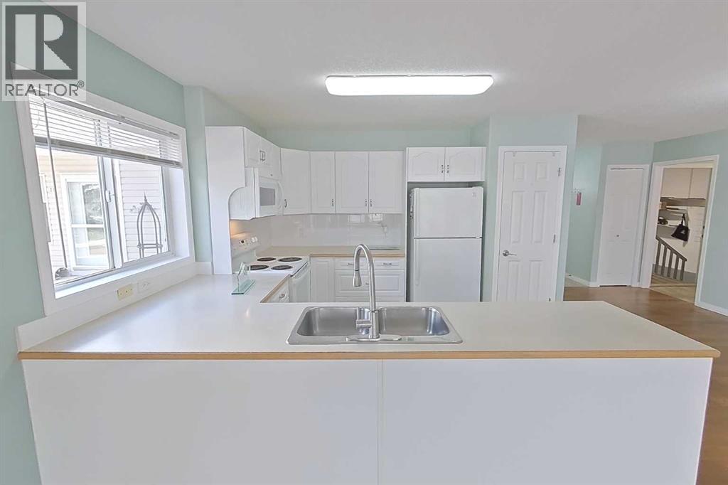 218 Centre Avenue NW, Airdrie, Alberta  T4B 2M6 - Photo 8 - A2305162