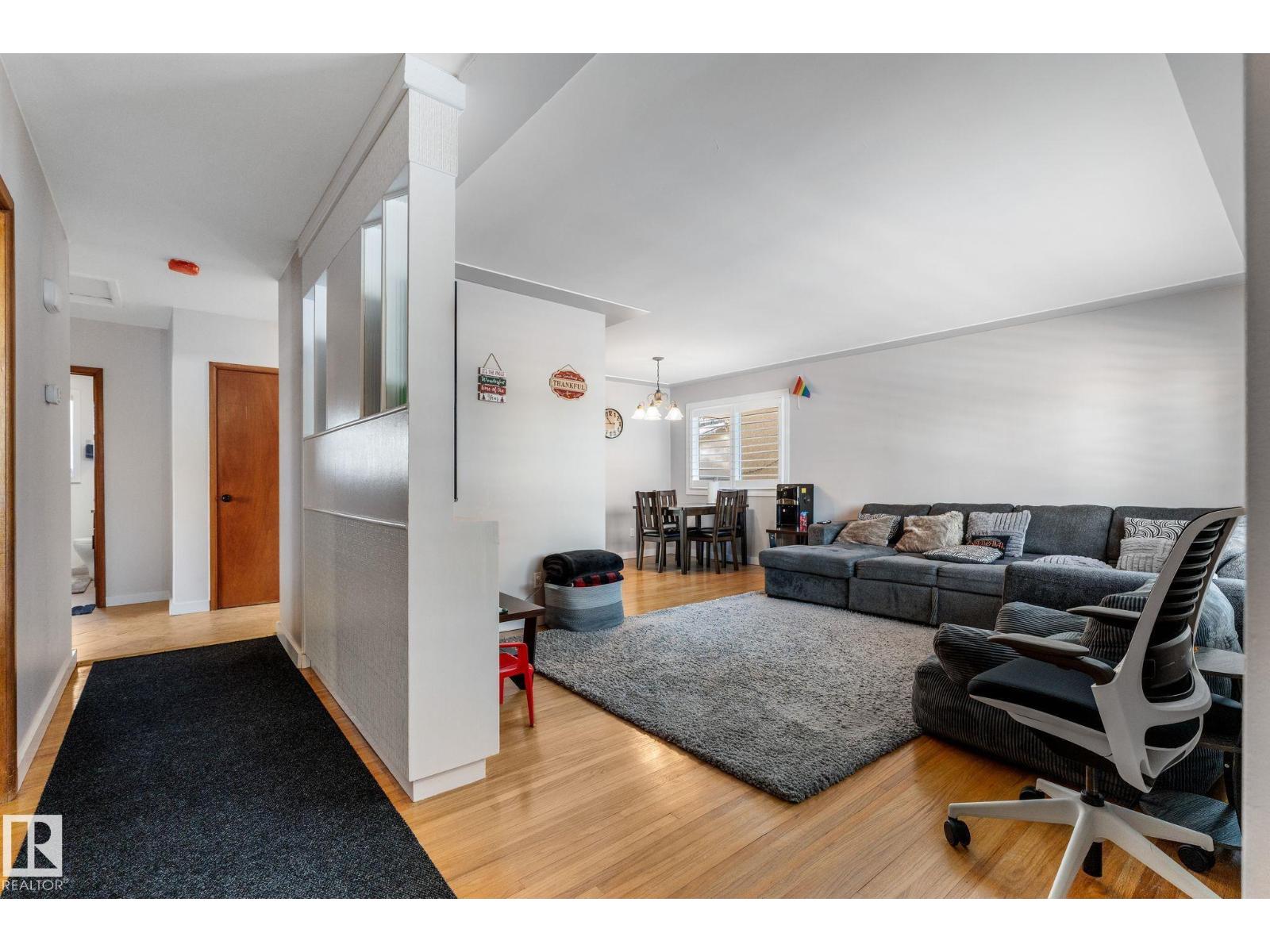 9847 79 St NW, Edmonton, Alberta  T6A 3G2 - Photo 3 - E4474585