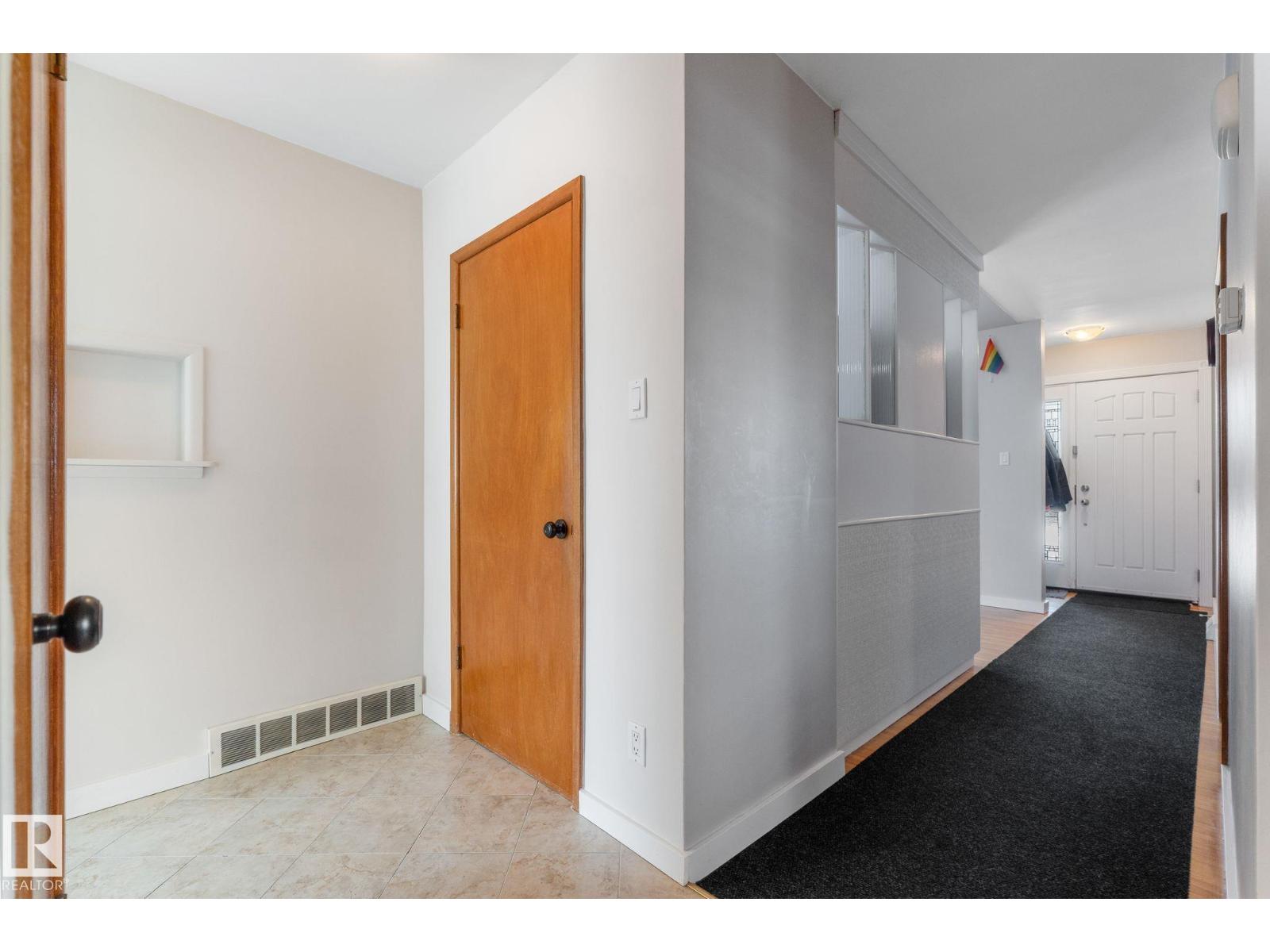 9847 79 St NW, Edmonton, Alberta  T6A 3G2 - Photo 17 - E4474585