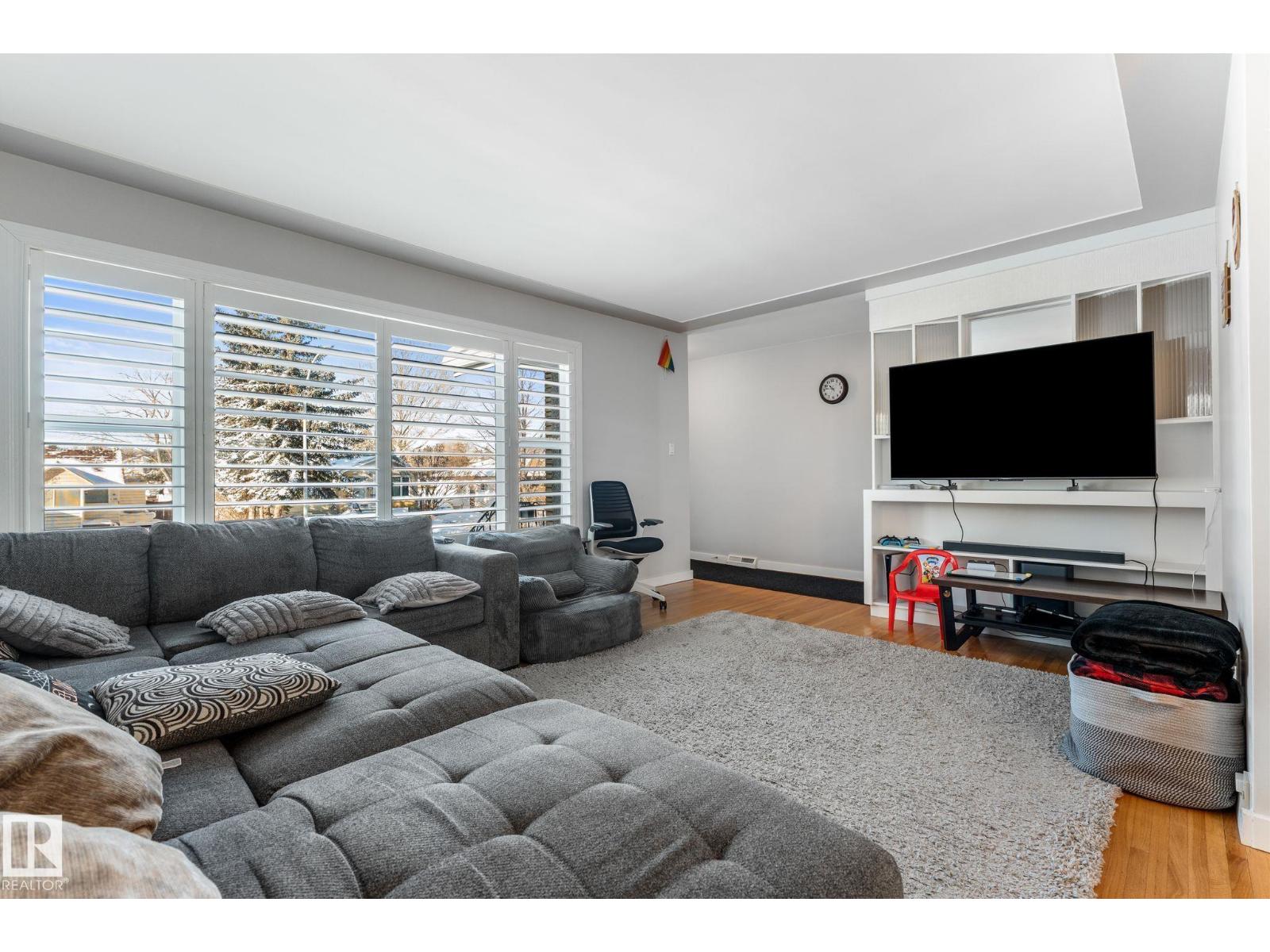 9847 79 St NW, Edmonton, Alberta  T6A 3G2 - Photo 5 - E4474585
