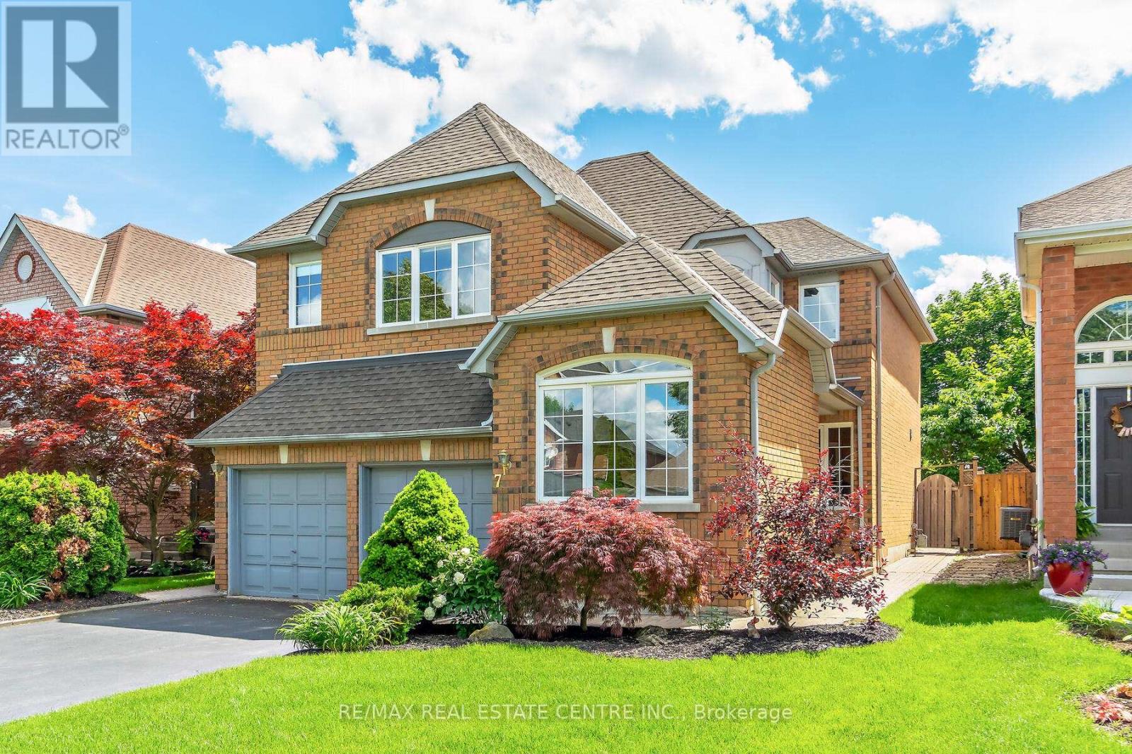 7 CURRY CRESCENT, Halton Hills, Ontario