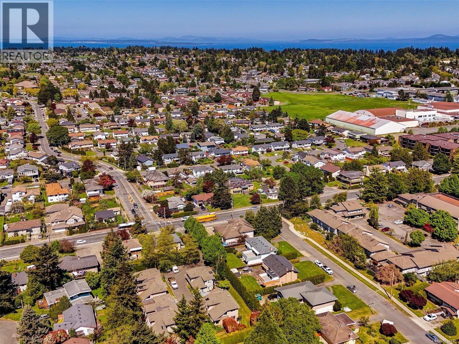 6 1809 Mckenzie Ave, Saanich, British Columbia  V8N 1A6 - Photo 42 - 1034670