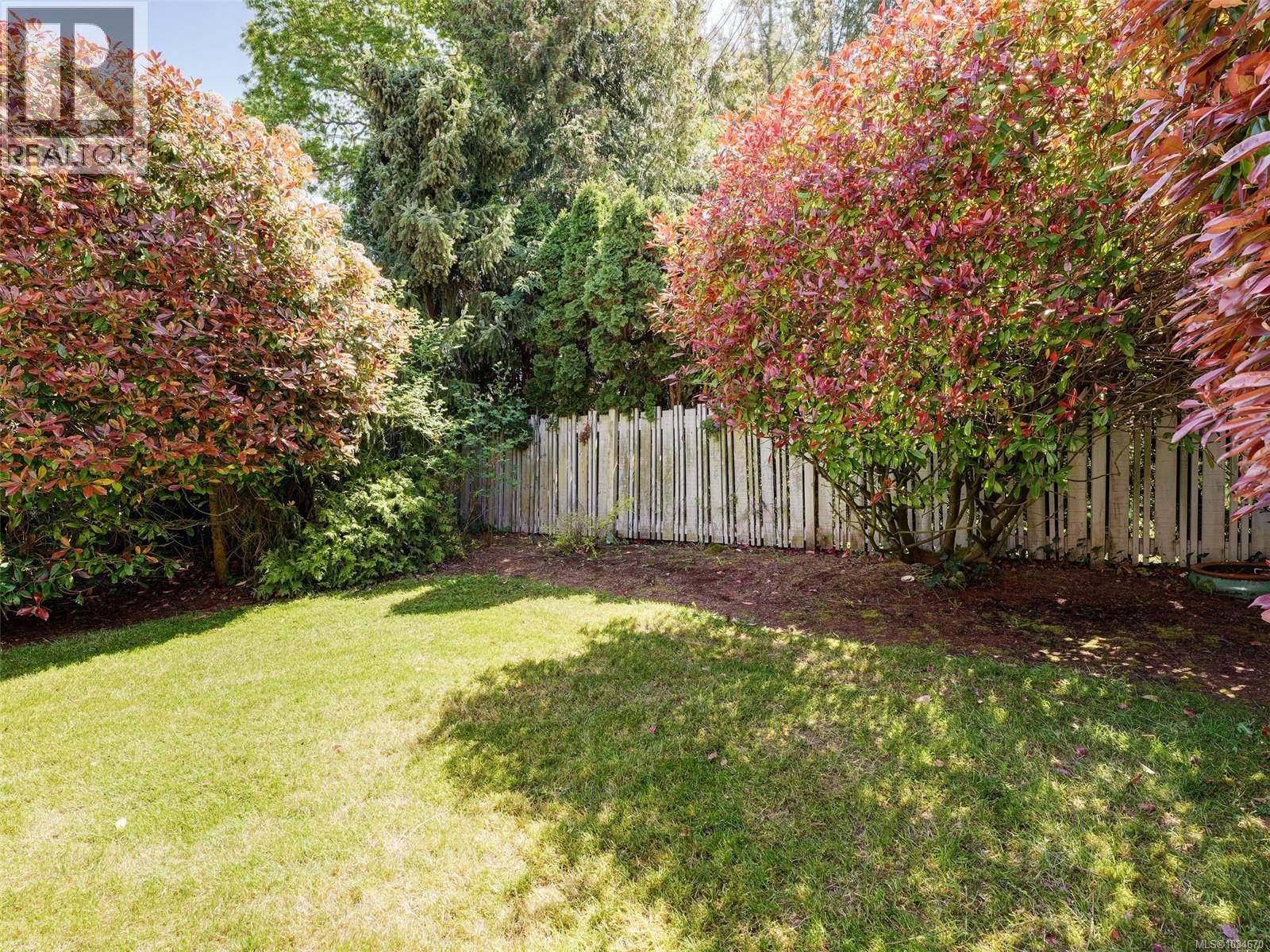 6 1809 Mckenzie Ave, Saanich, British Columbia  V8N 1A6 - Photo 23 - 1034670