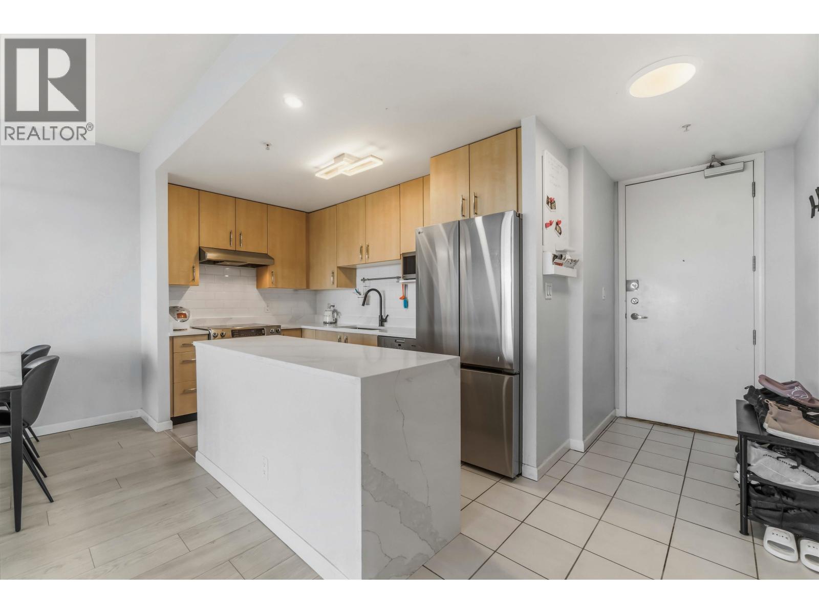 1407 7388 Sandborne Avenue, Burnaby, British Columbia  V3N 5C4 - Photo 9 - R3120959