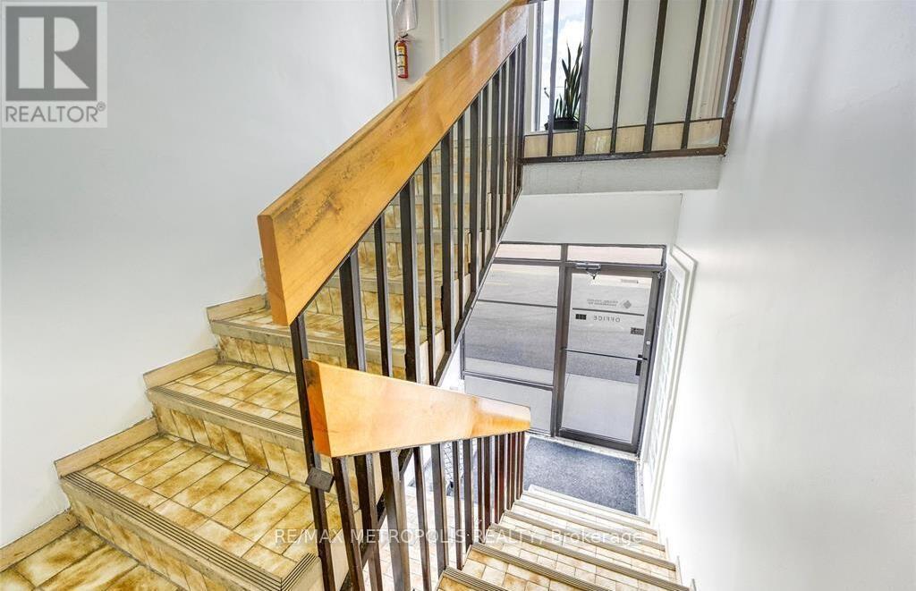 201 - 527 Murphy Road, Sarnia, Ontario  N7S 5B6 - Photo 4 - X13099566