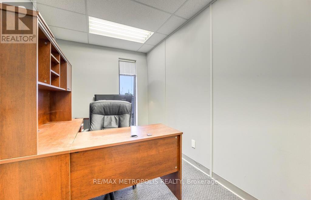 201 - 527 Murphy Road, Sarnia, Ontario  N7S 5B6 - Photo 9 - X13099566