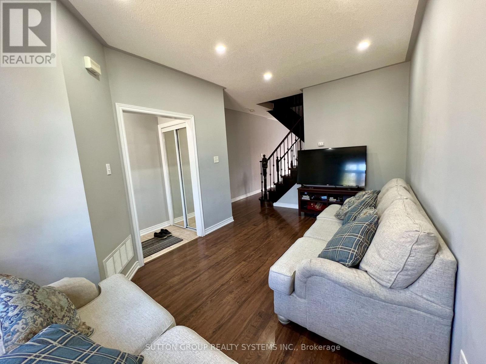 6 Raintree Drive, Hamilton, Ontario  L8E 0B1 - Photo 7 - X13099576