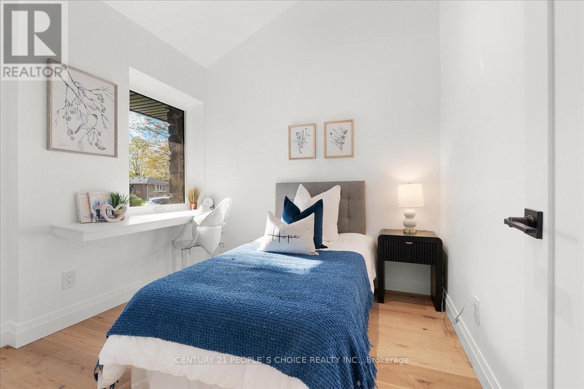 7 Nipissing Drive, Toronto, Ontario  M9B 4V4 - Photo 23 - W13072398